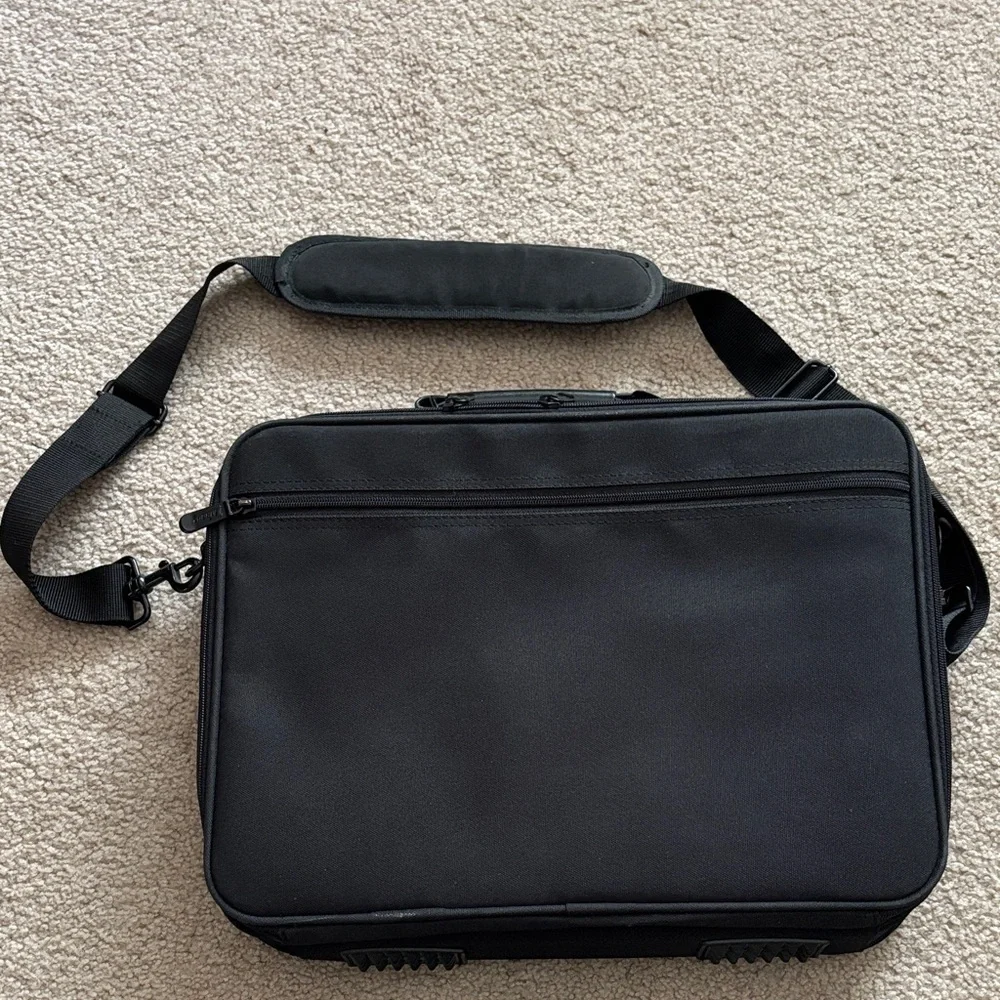 Targus Black Briefcase/Laptop Shoulder Bag